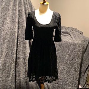 6/$30 Volcom Black dress